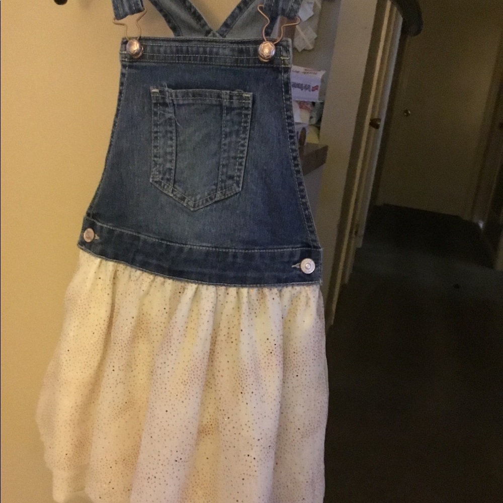 Overall skirt.